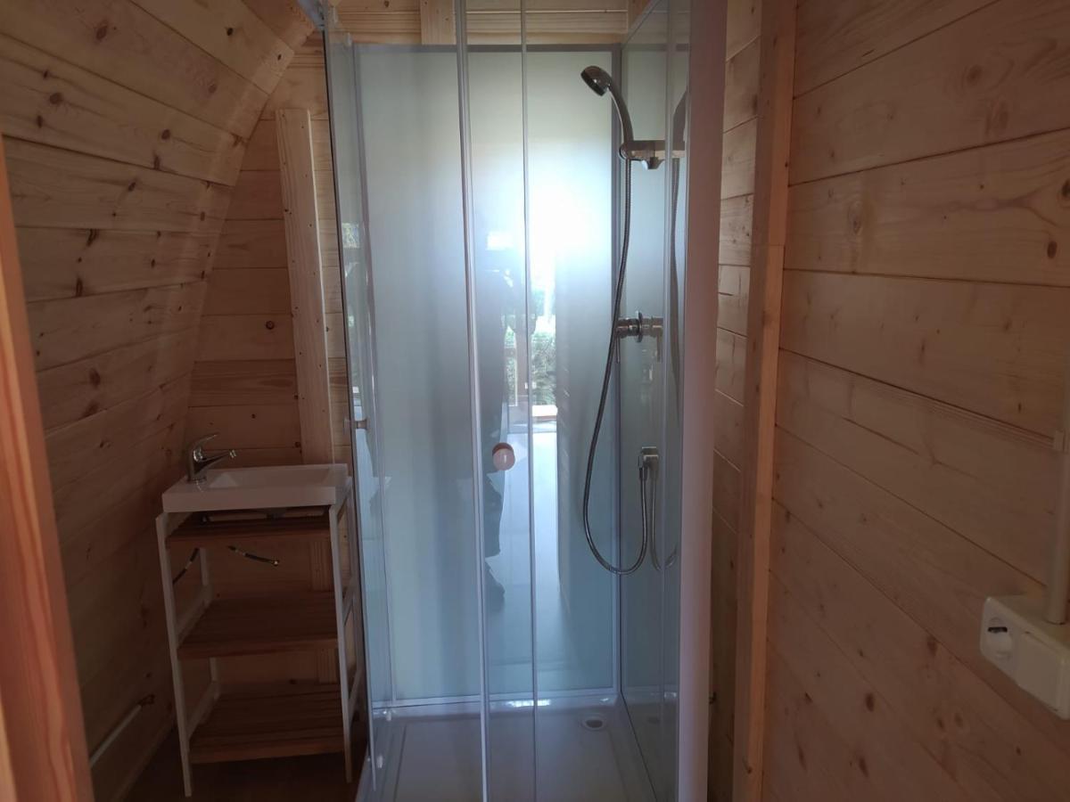Bungalow 3 Personas - Camping Playa De Tapia 타피아 데 카사리에고 외부 사진